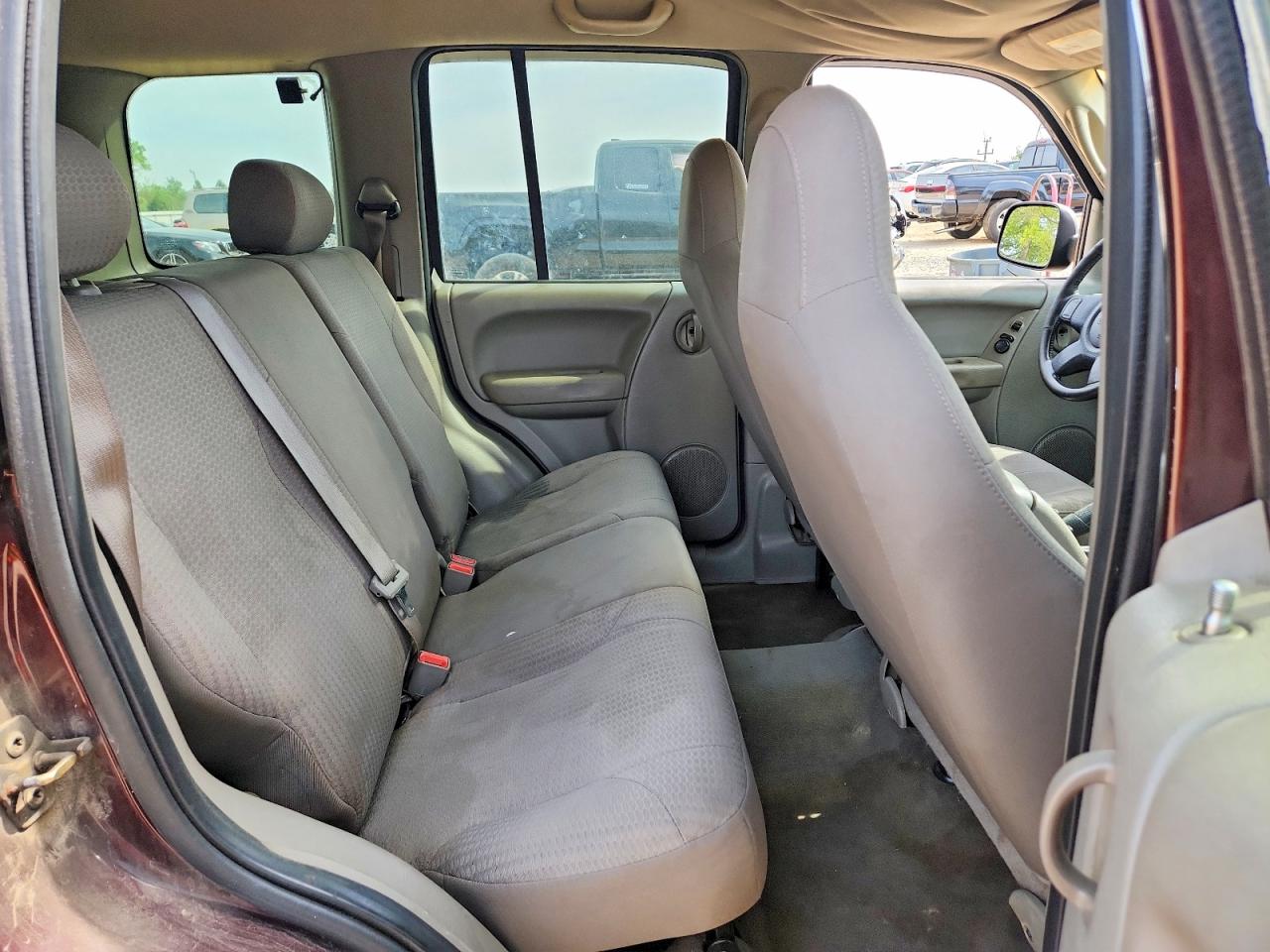 2004 JEEP LIBERTY