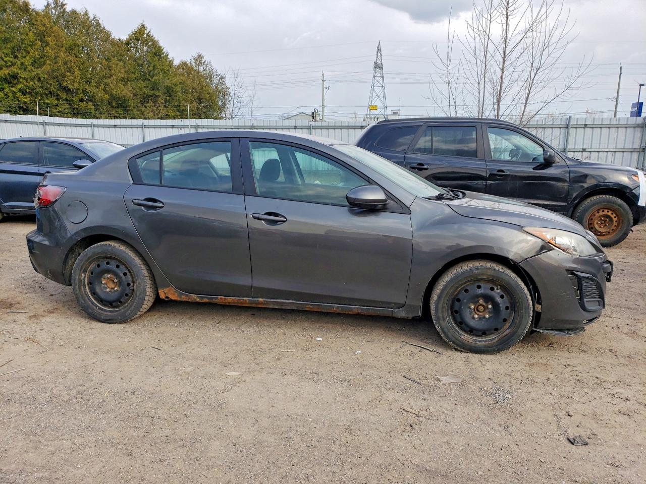 2011 MAZDA 3