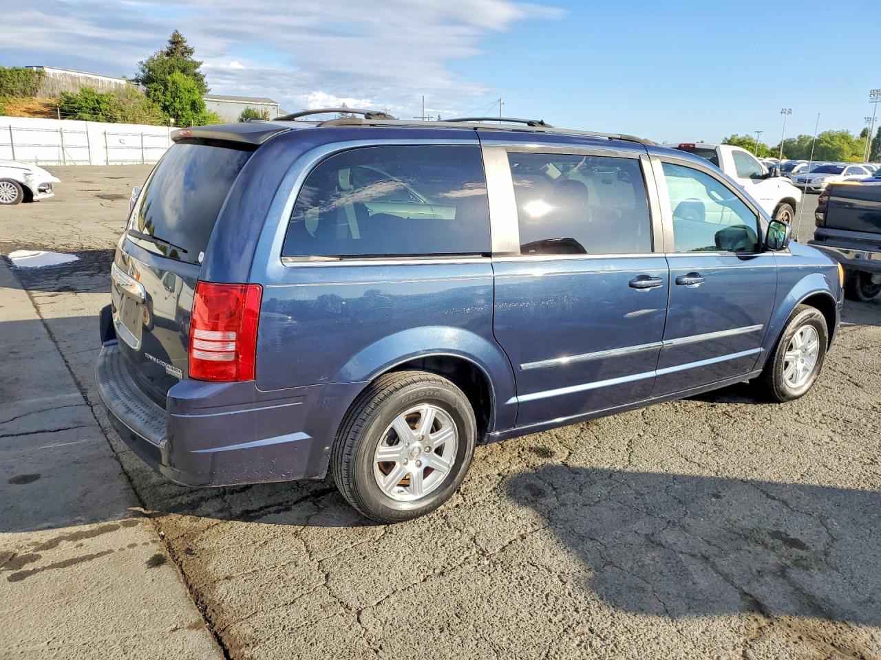 2009 CHRYSLER MINIVAN