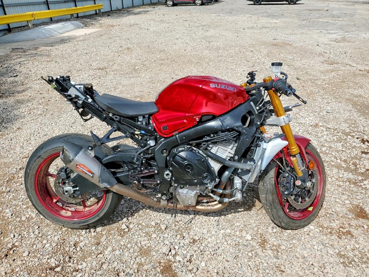 2025 SUZUKI GSXR1000