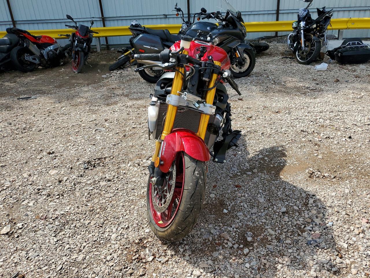 2025 SUZUKI GSXR1000