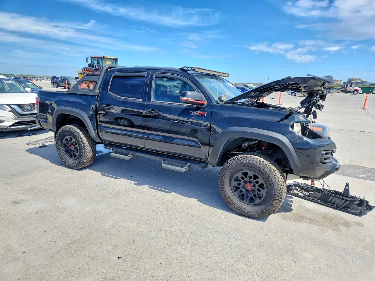 2018 TOYOTA TACOMA