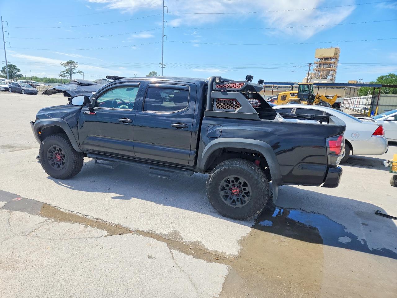 2018 TOYOTA TACOMA