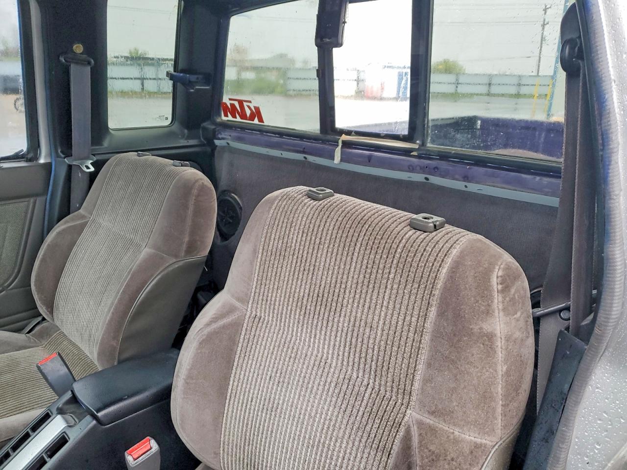 1995 NISSAN NAVARA