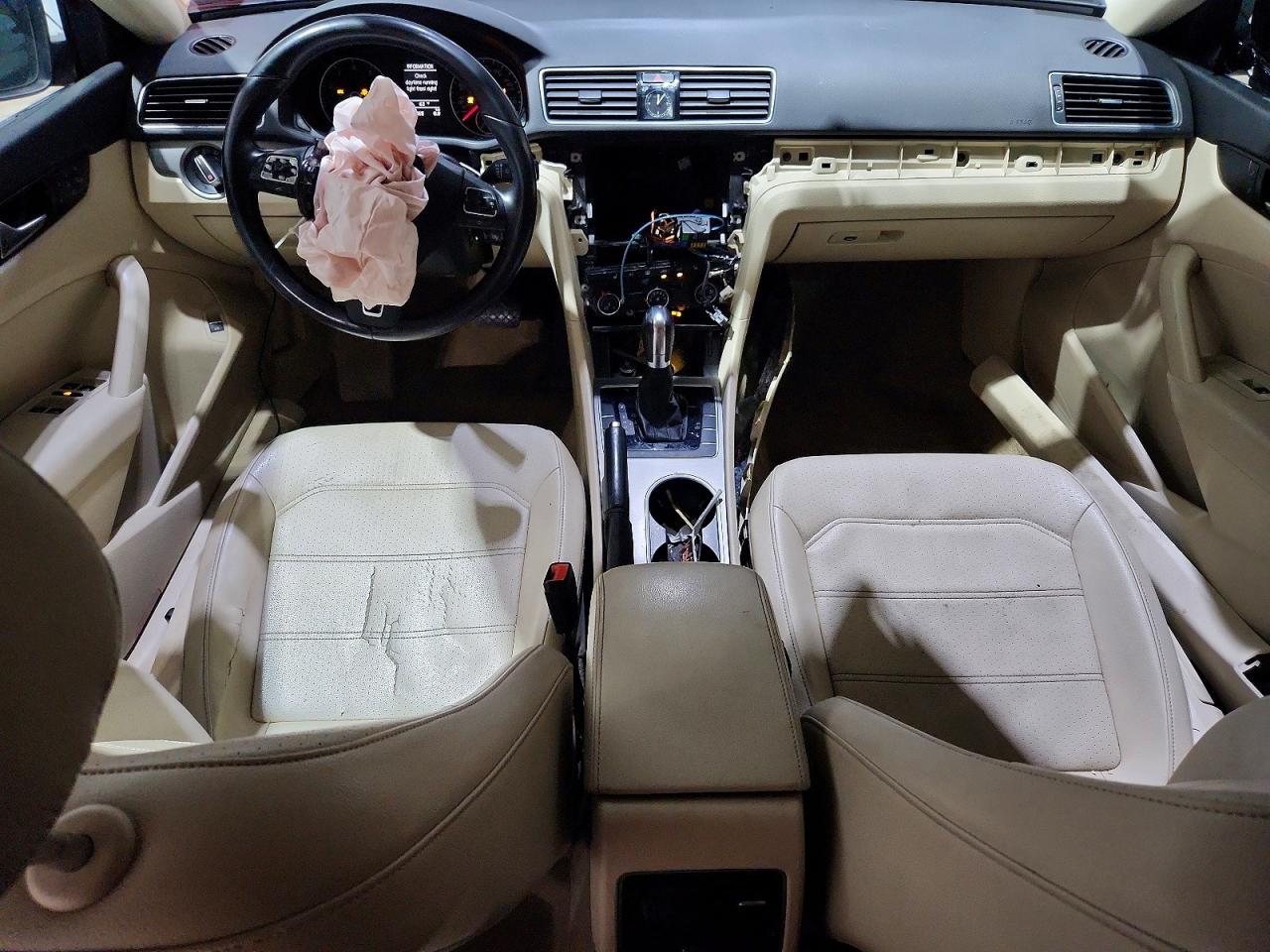 2014 VOLKSWAGEN PASSAT