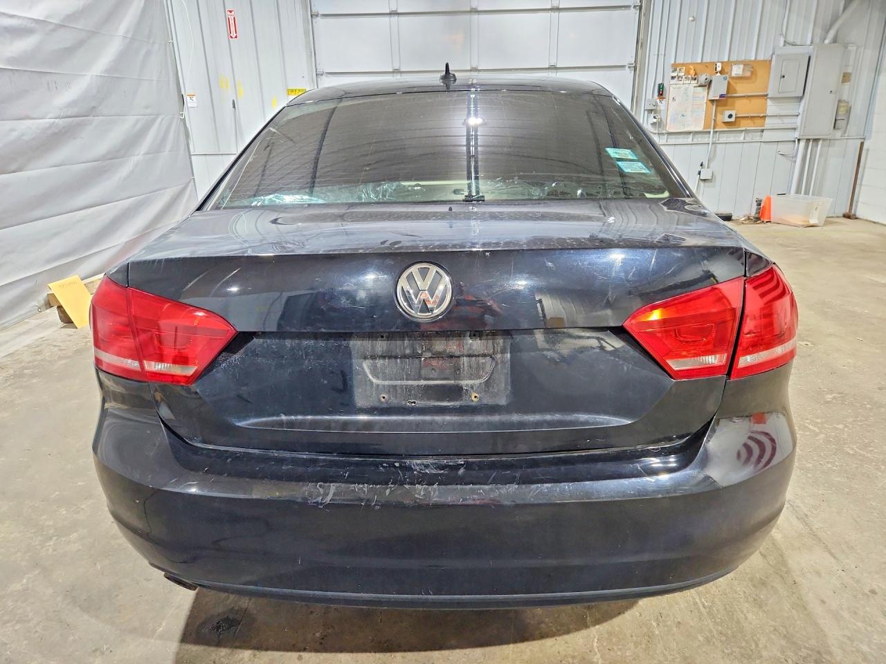 2014 VOLKSWAGEN PASSAT