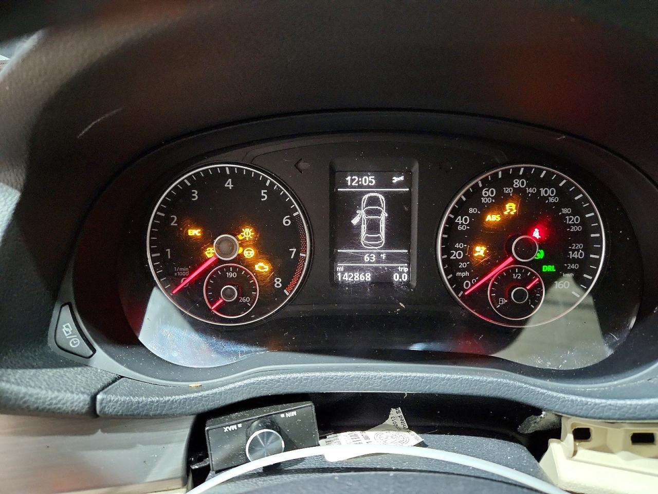 2014 VOLKSWAGEN PASSAT