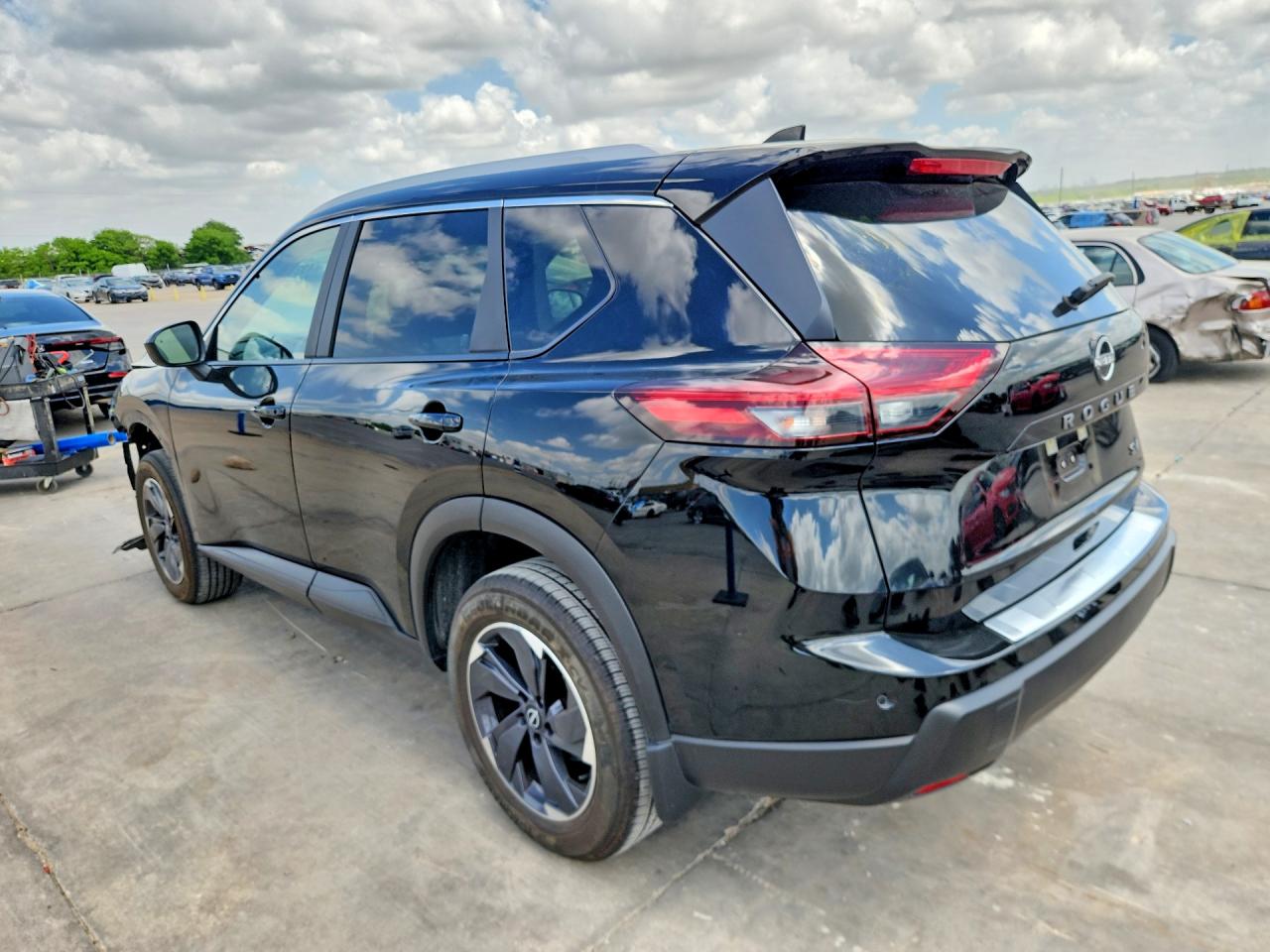 2024 NISSAN ROGUE