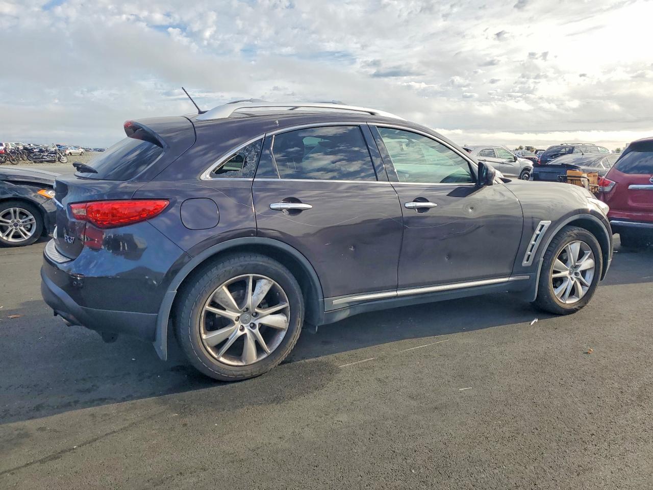2013 INFINITI FX37