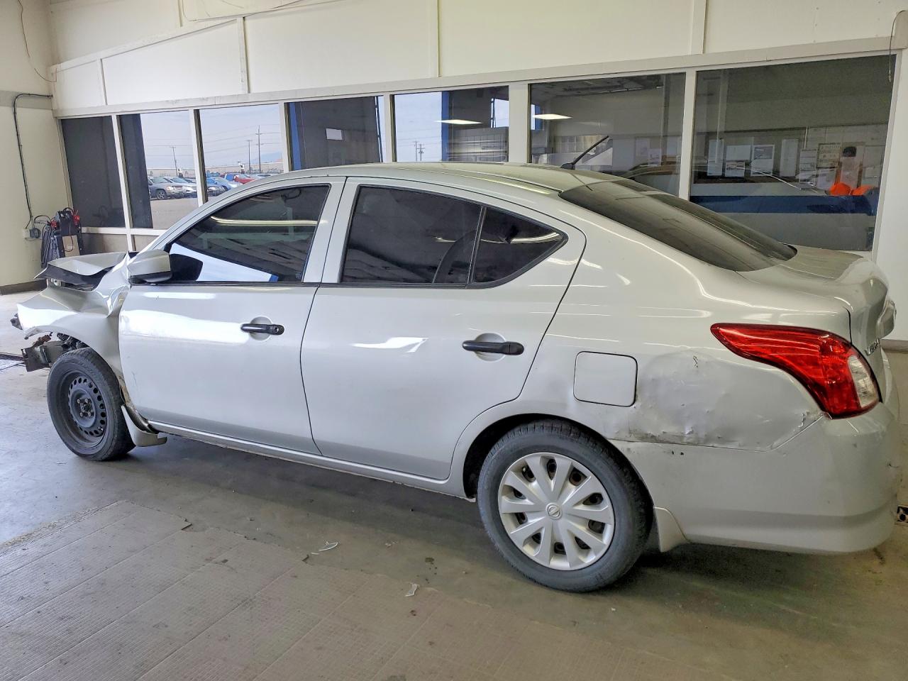 2016 NISSAN VERSA
