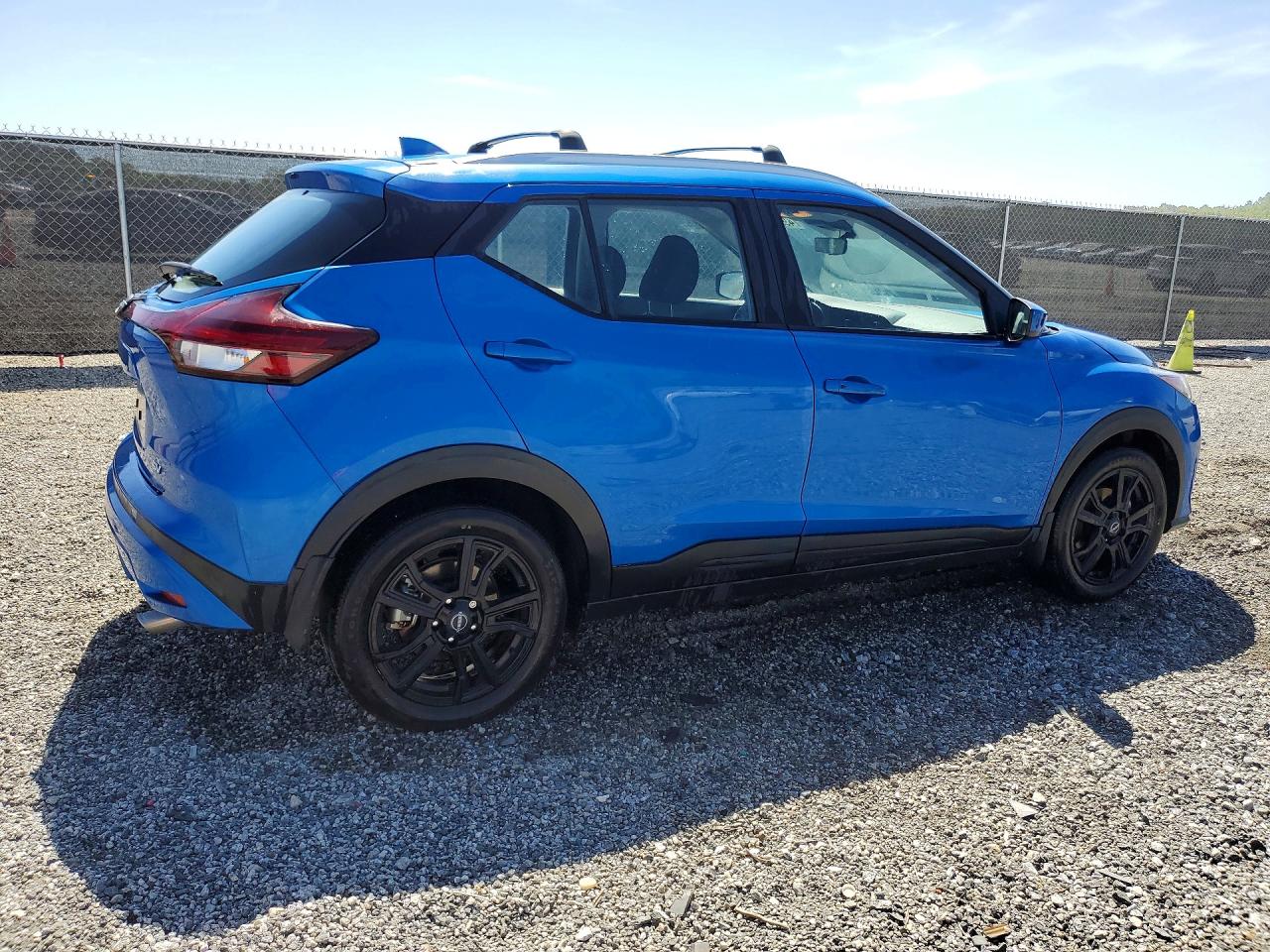2024 NISSAN KICKS