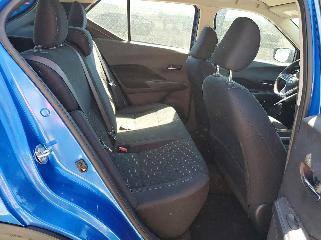 2024 NISSAN KICKS