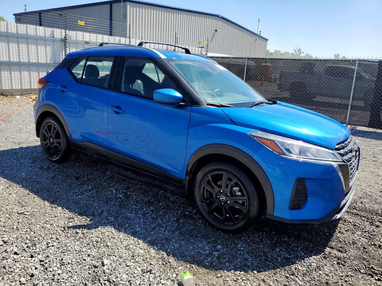 2024 NISSAN KICKS