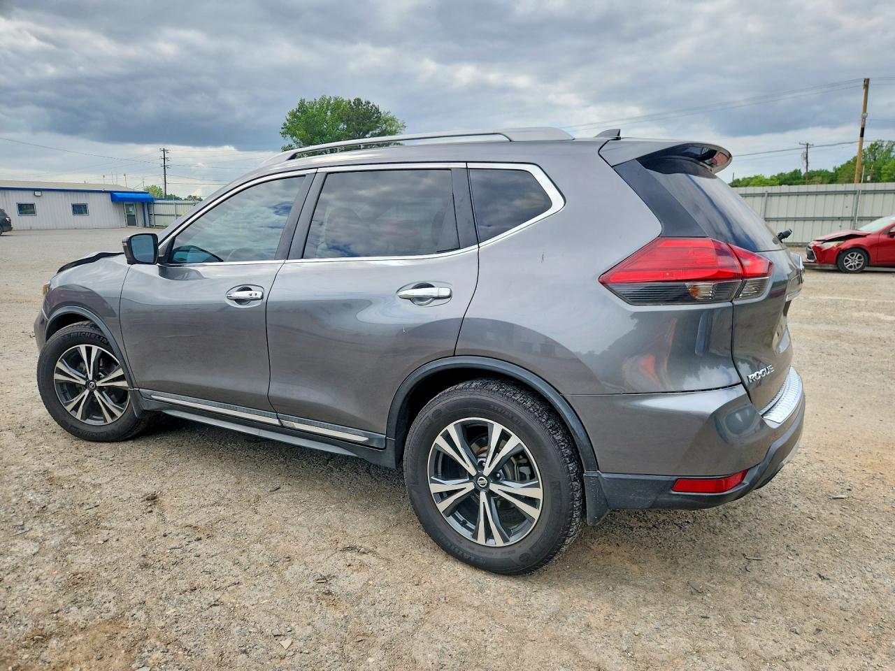 2017 NISSAN ROGUE