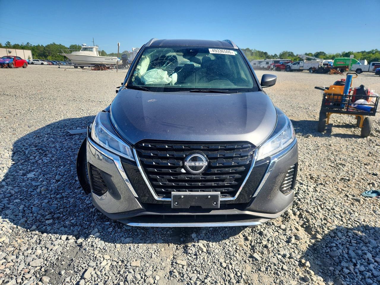 2024 NISSAN KICKS