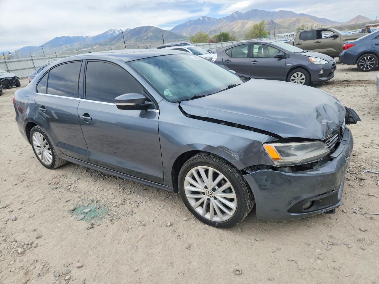 2013 VOLKSWAGEN JETTA