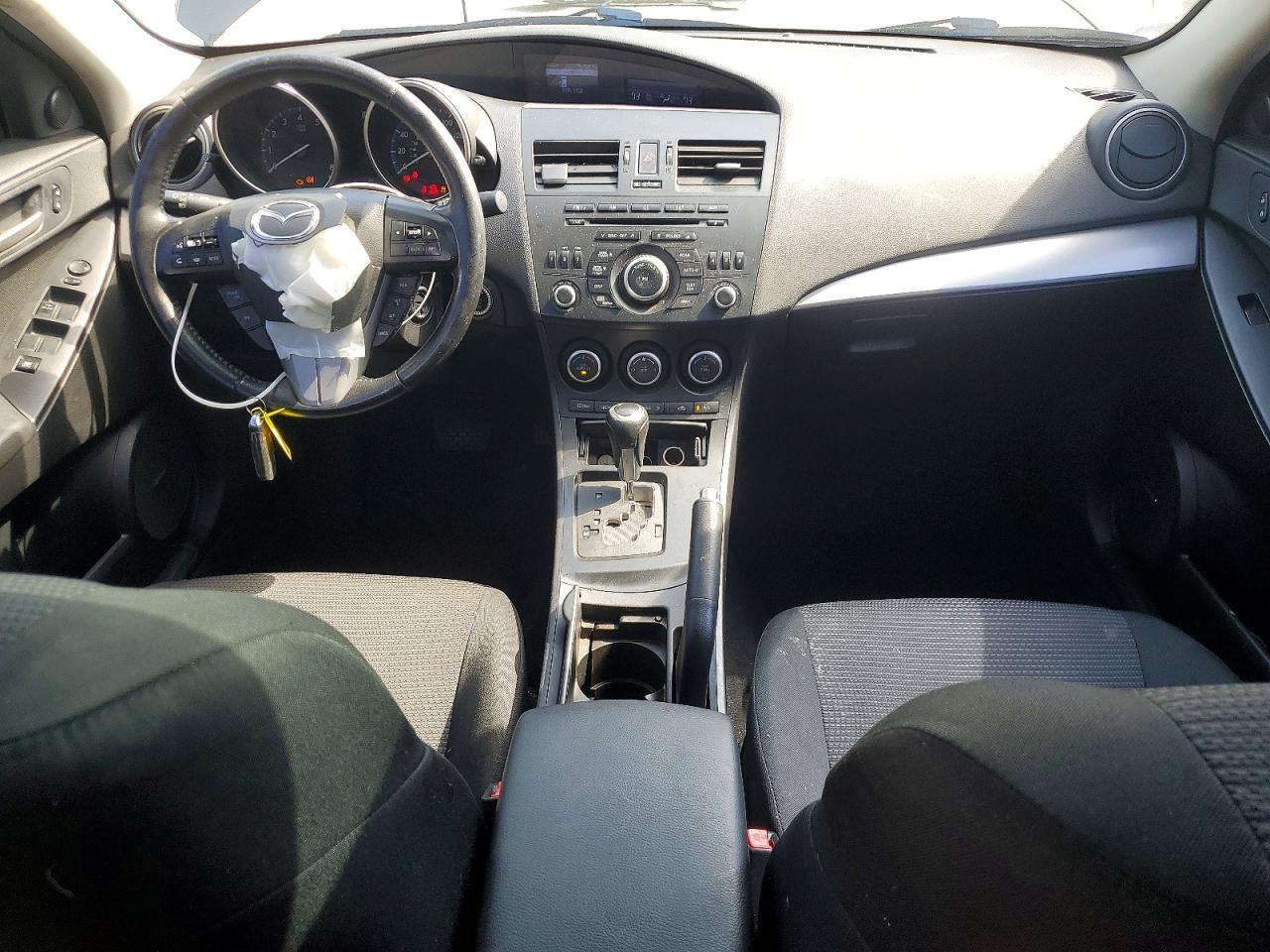 2013 MAZDA 3