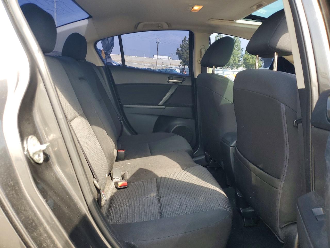 2013 MAZDA 3