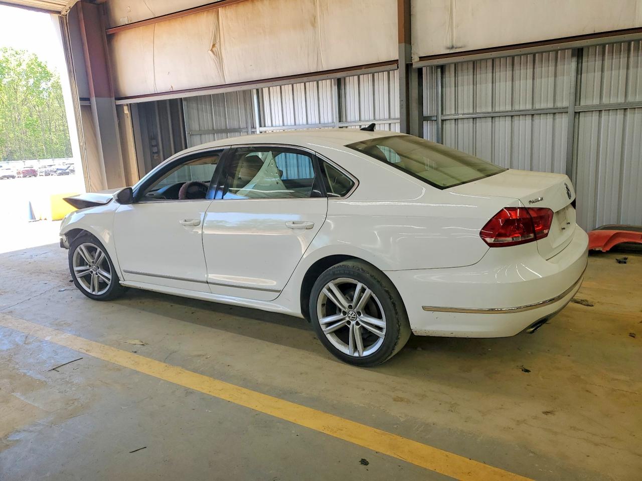 2012 VOLKSWAGEN PASSAT