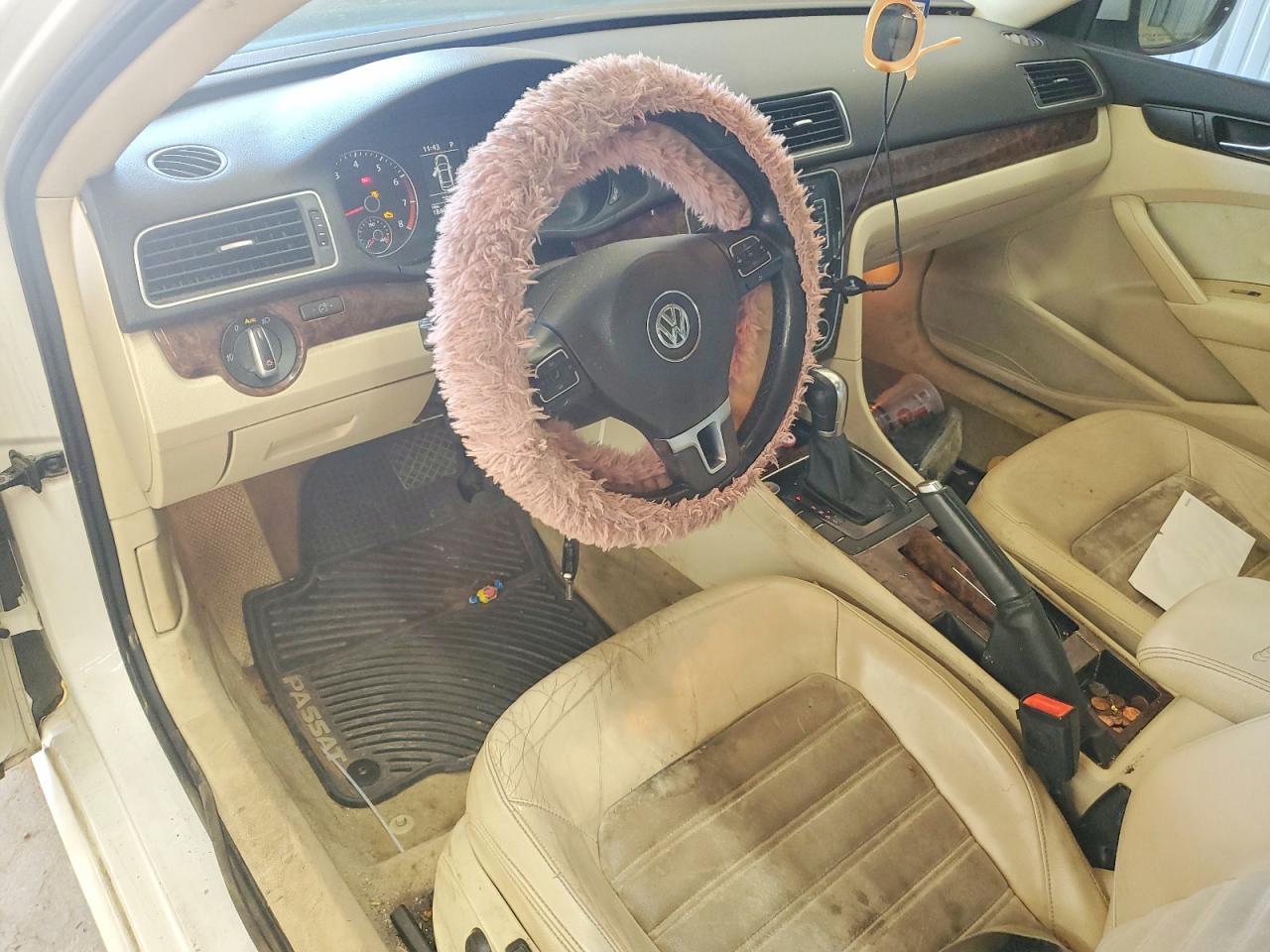 2012 VOLKSWAGEN PASSAT