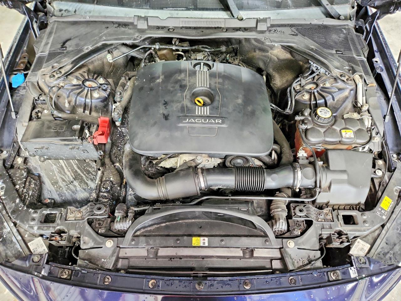 2017 JAGUAR XE