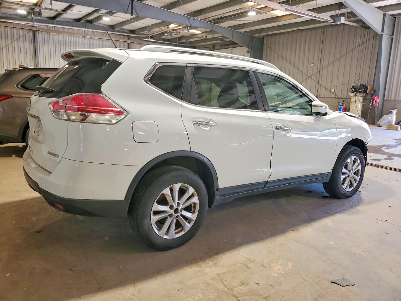 2016 NISSAN ROGUE