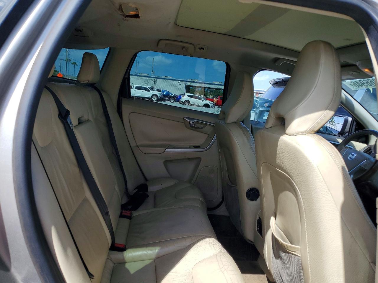 2012 VOLVO XC60