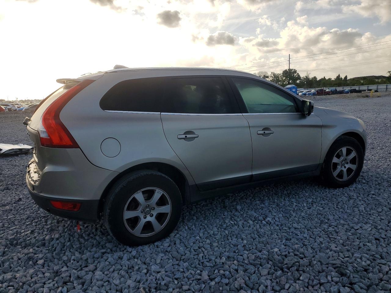 2012 VOLVO XC60