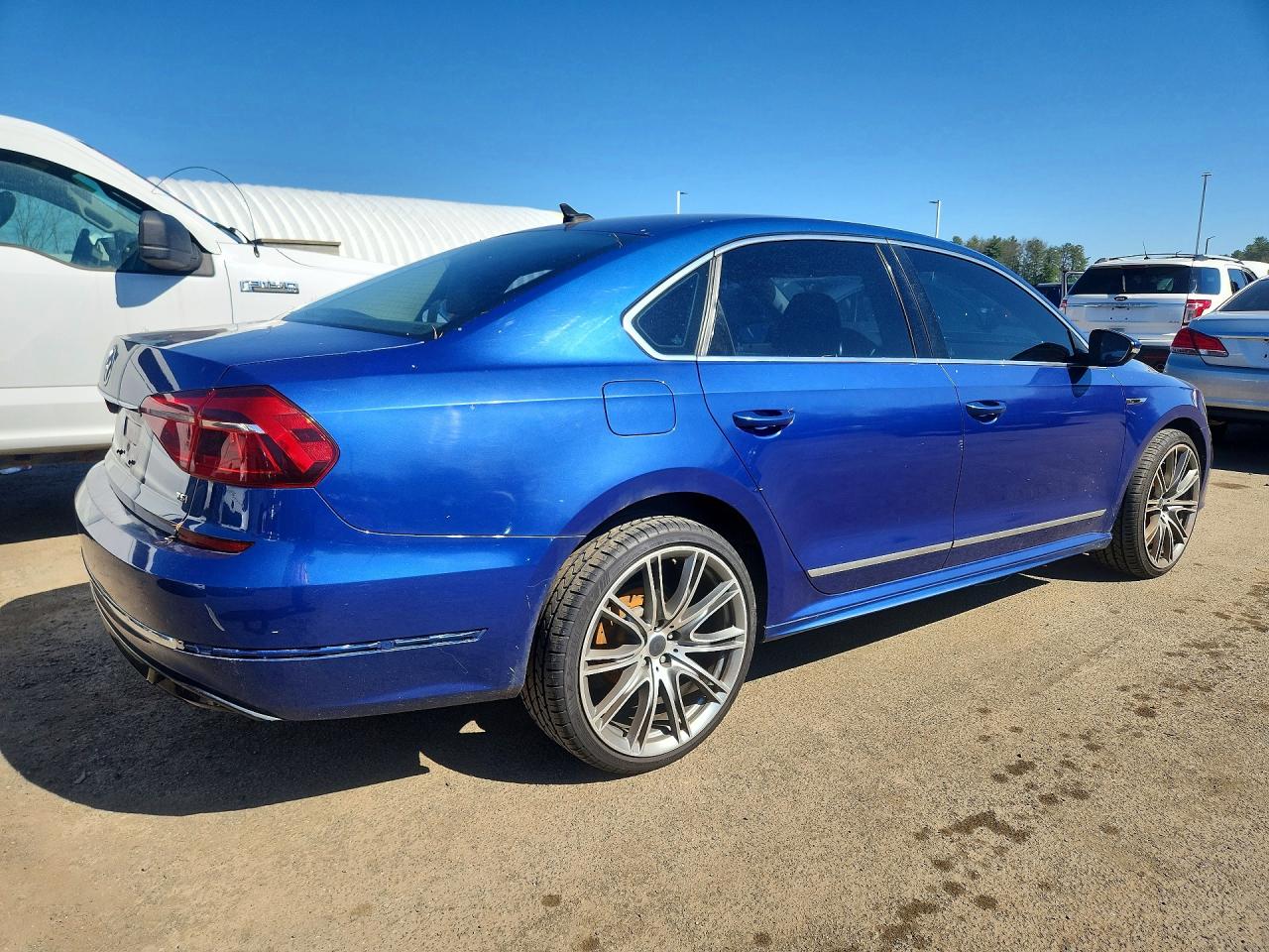 2017 VOLKSWAGEN PASSAT