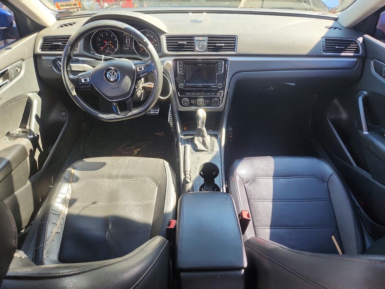 2017 VOLKSWAGEN PASSAT