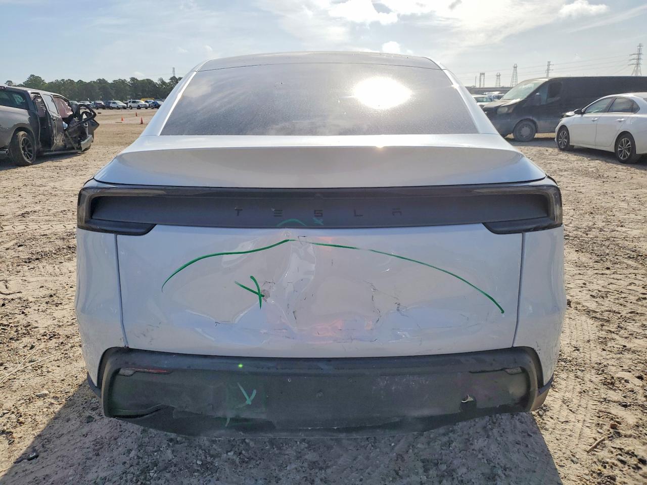 2026 TESLA MODEL Y