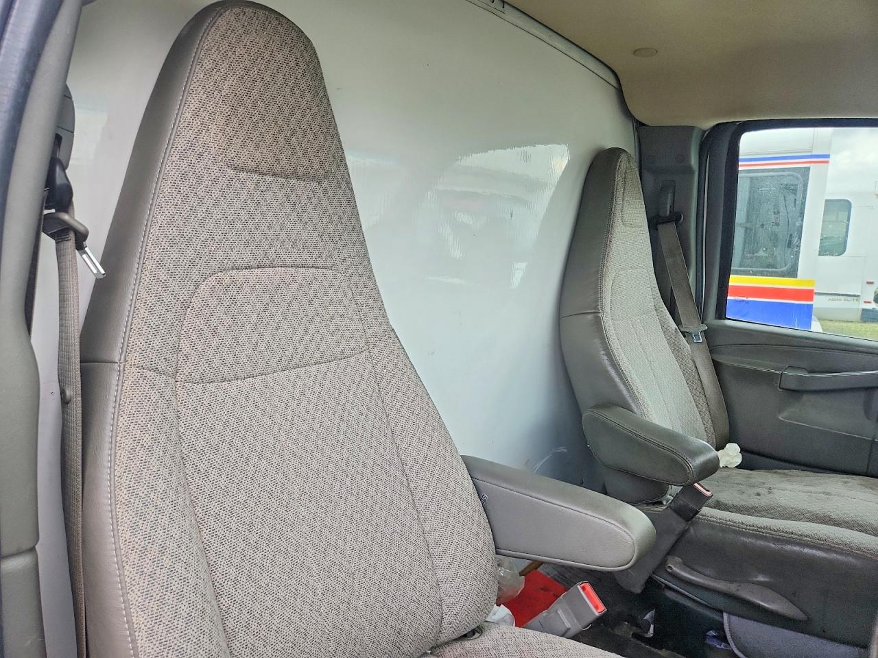 2016 CHEV EXPRESS