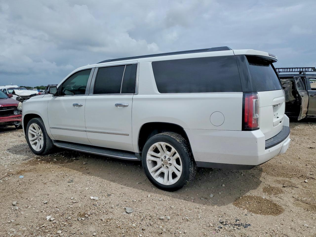 2016 GMC YUKON