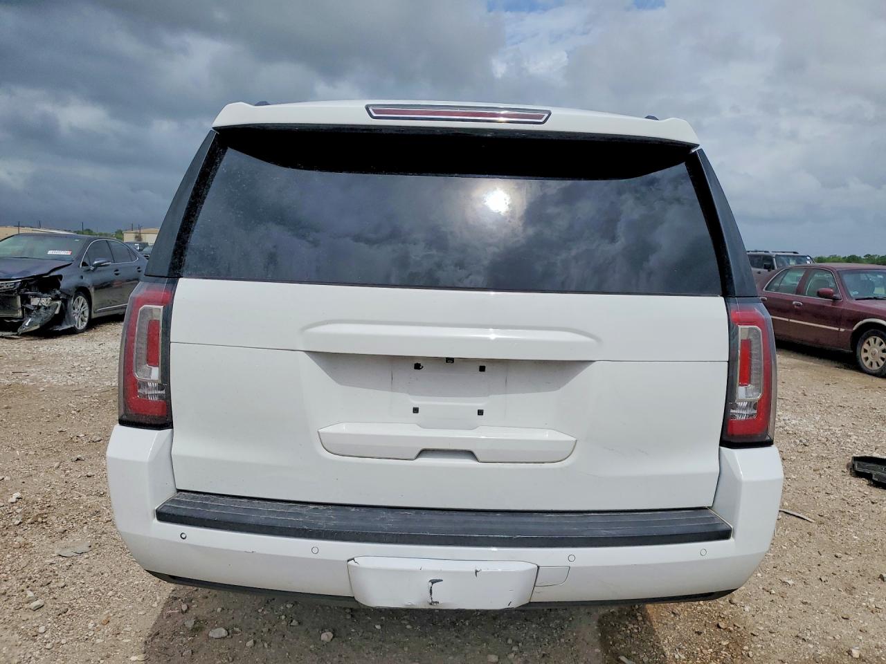 2016 GMC YUKON