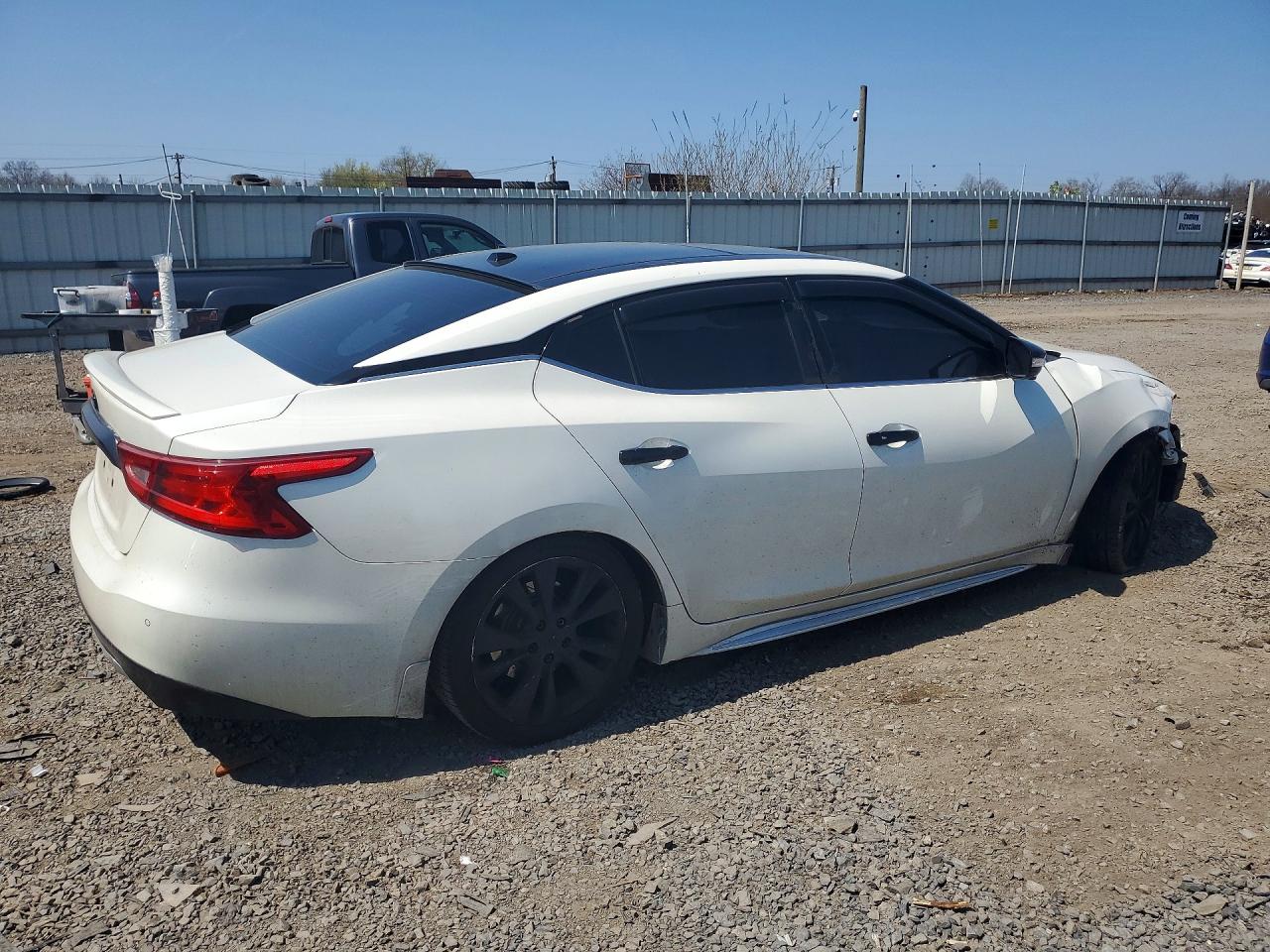 2017 NISSAN MAXIMA