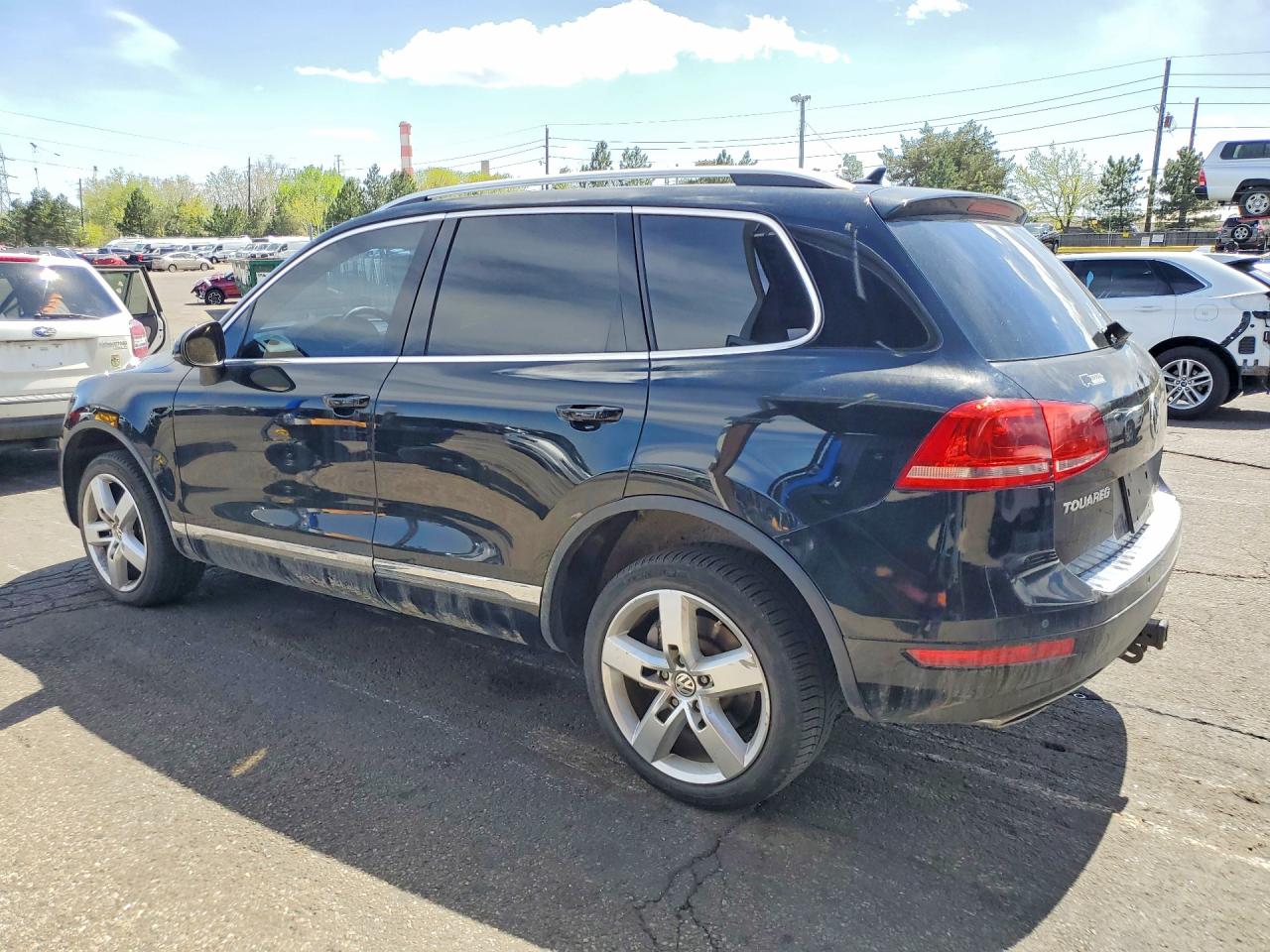 2012 VOLKSWAGEN TOUAREG