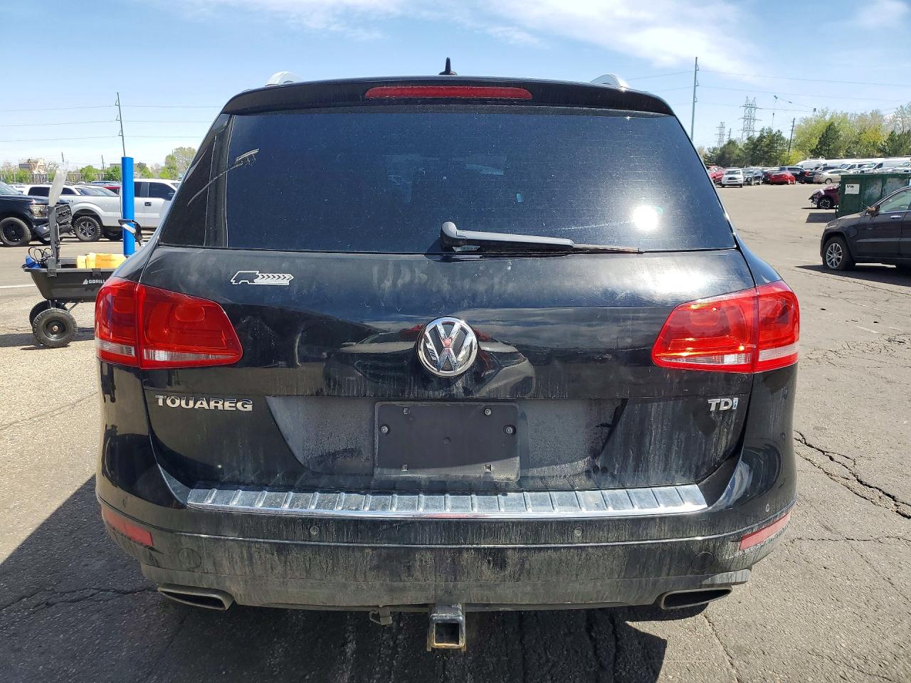 2012 VOLKSWAGEN TOUAREG