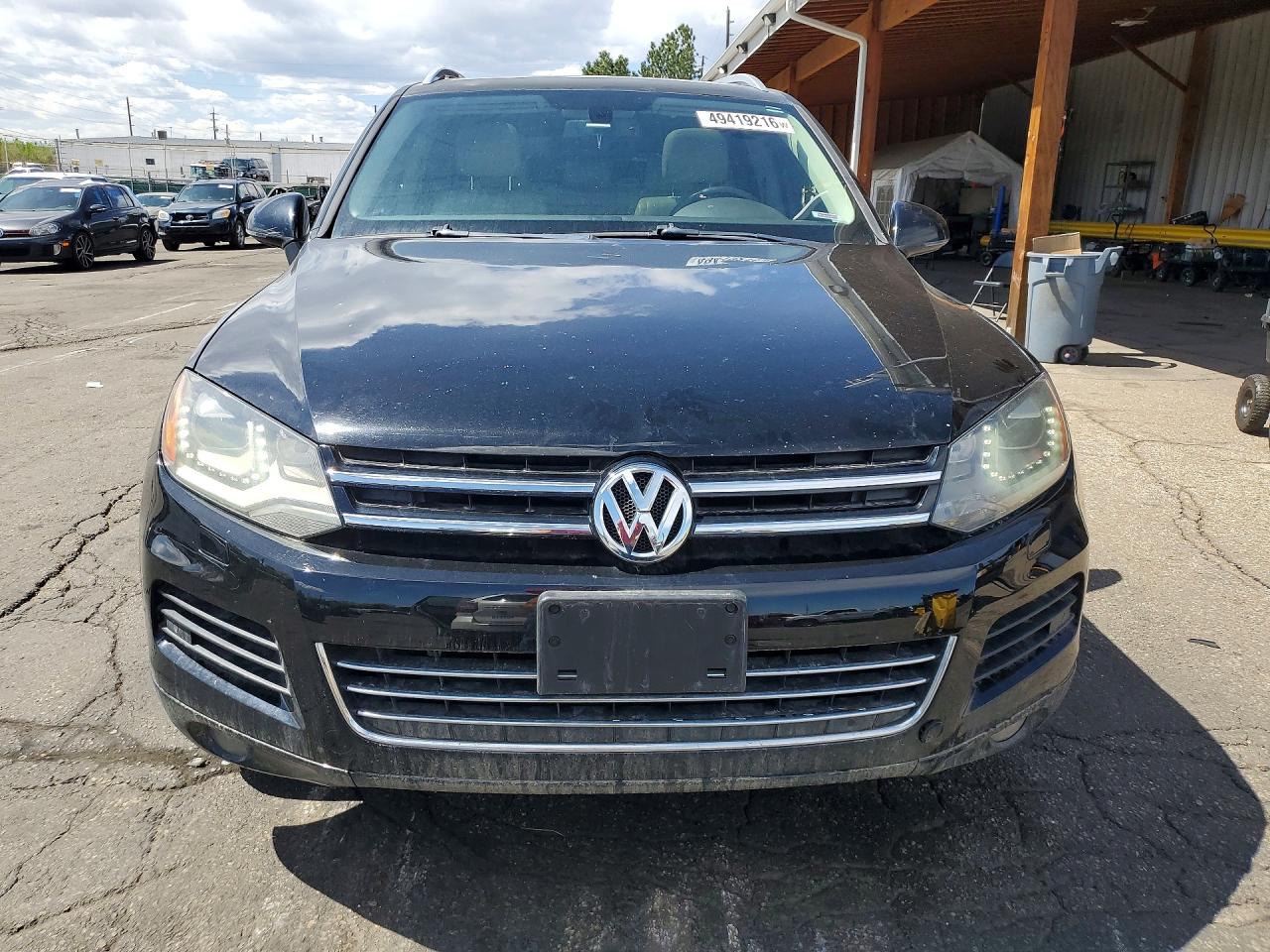 2012 VOLKSWAGEN TOUAREG