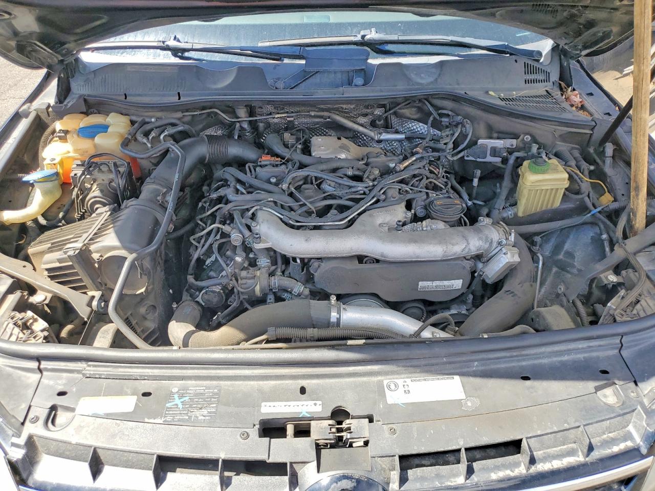 2012 VOLKSWAGEN TOUAREG