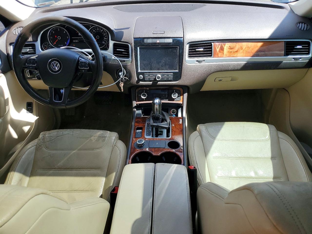 2012 VOLKSWAGEN TOUAREG