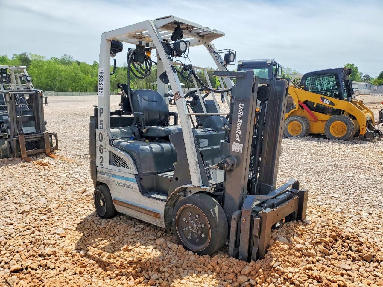 2017 UNICARIERS FORKLIFT