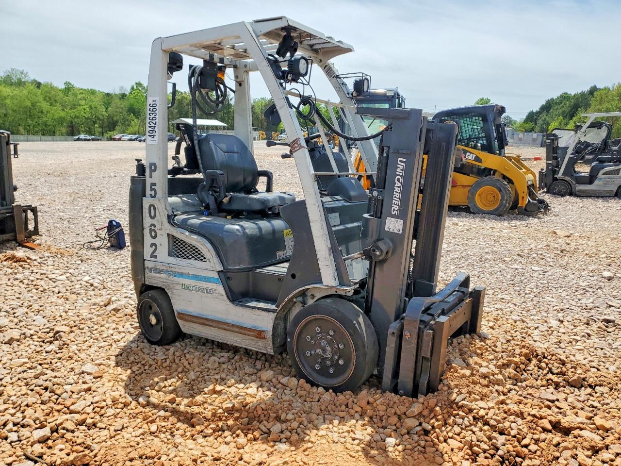2017 UNICARIERS FORKLIFT