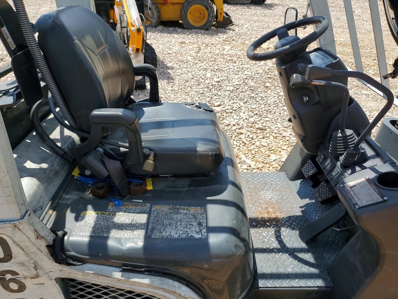2017 UNICARIERS FORKLIFT