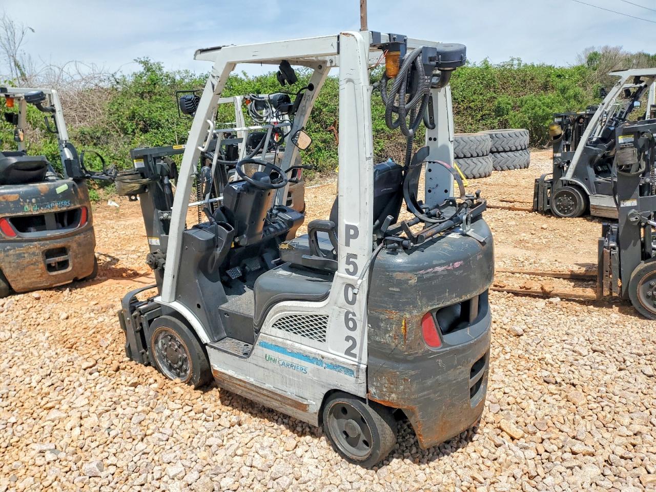 2017 UNICARIERS FORKLIFT