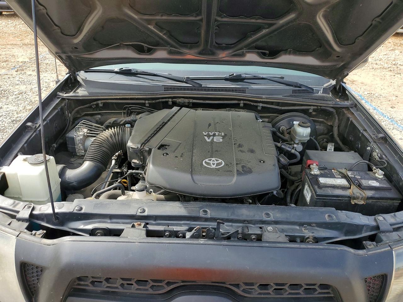 2011 TOYOTA TACOMA