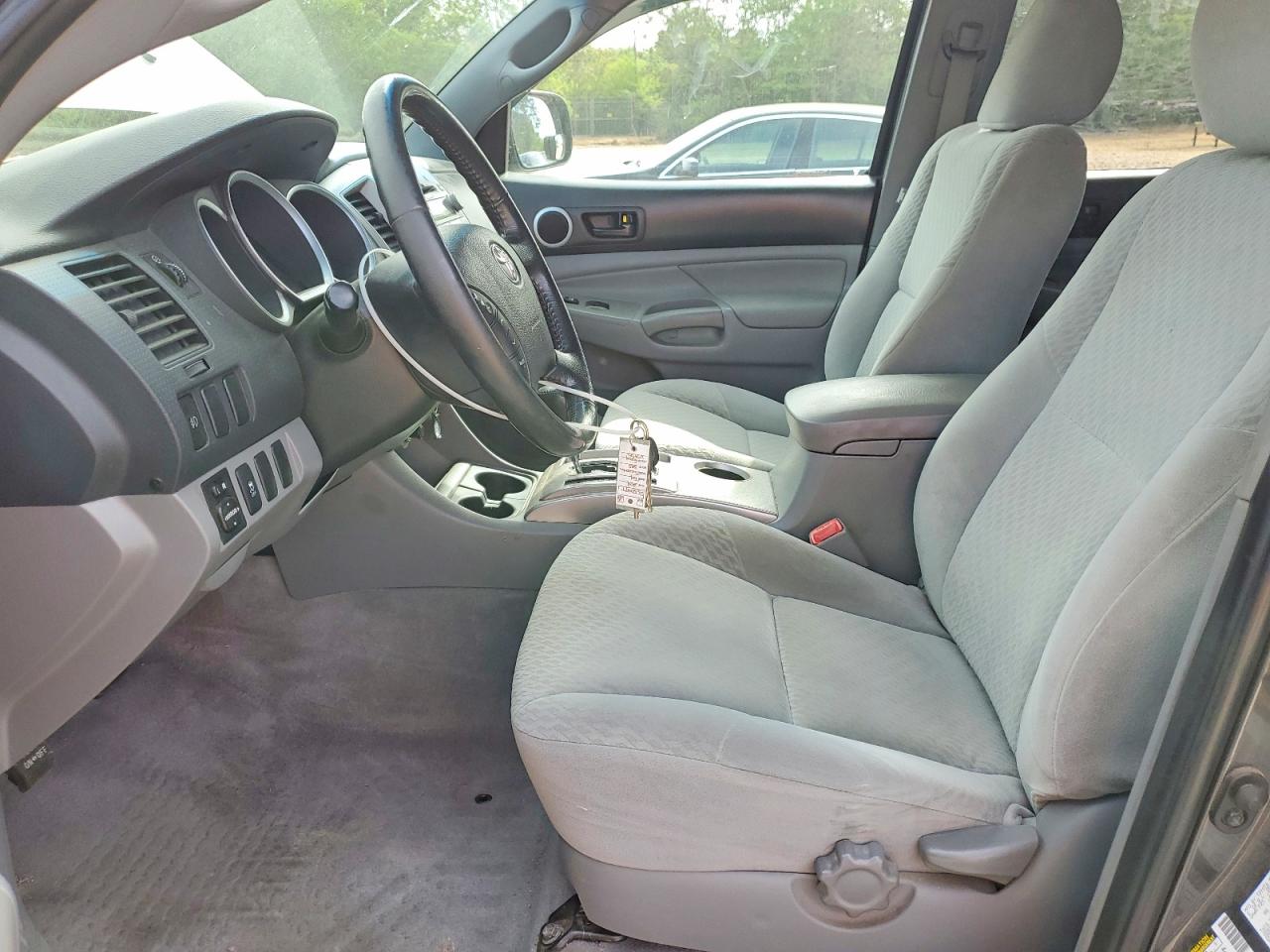 2011 TOYOTA TACOMA