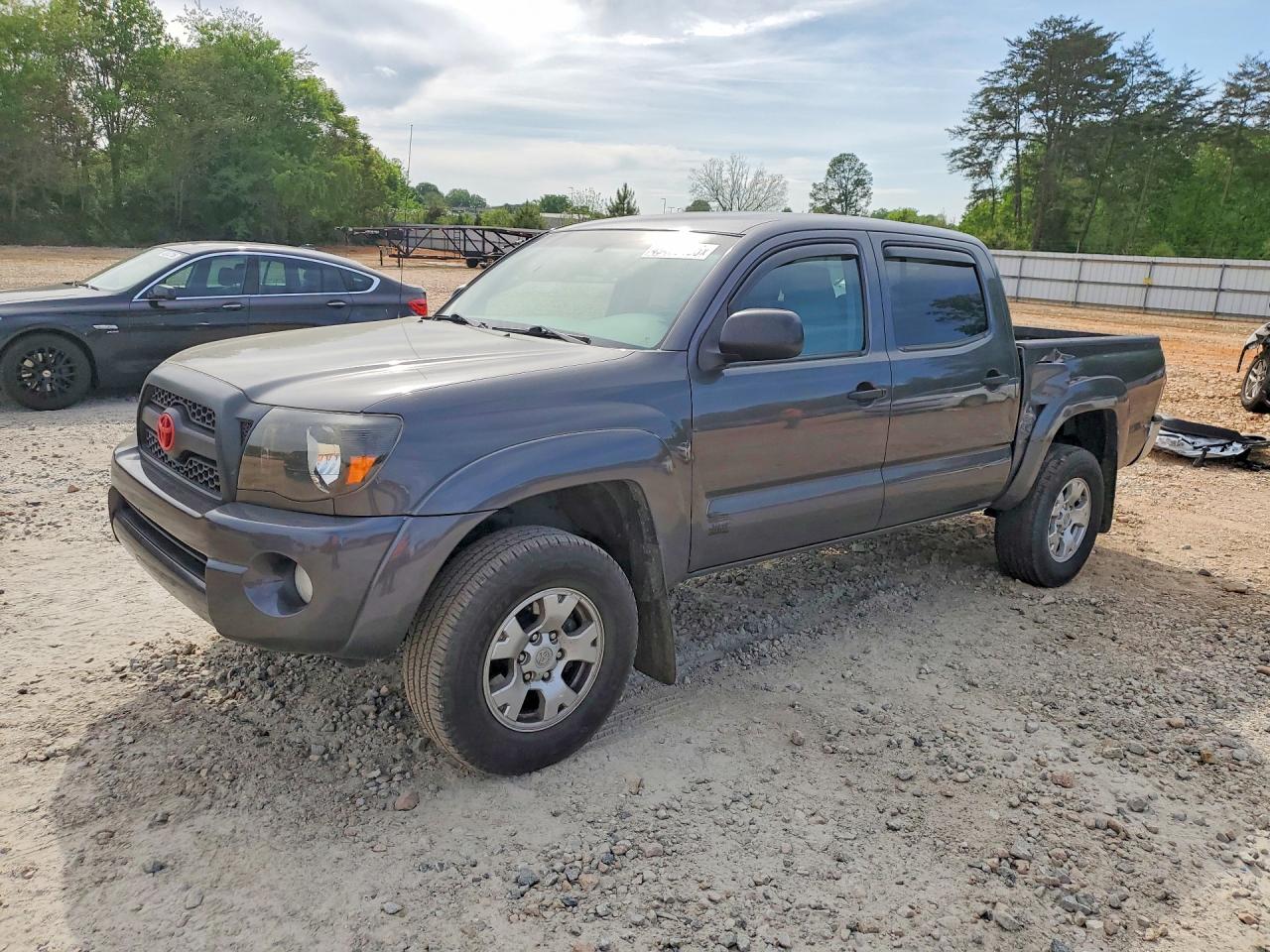 2011 TOYOTA TACOMA