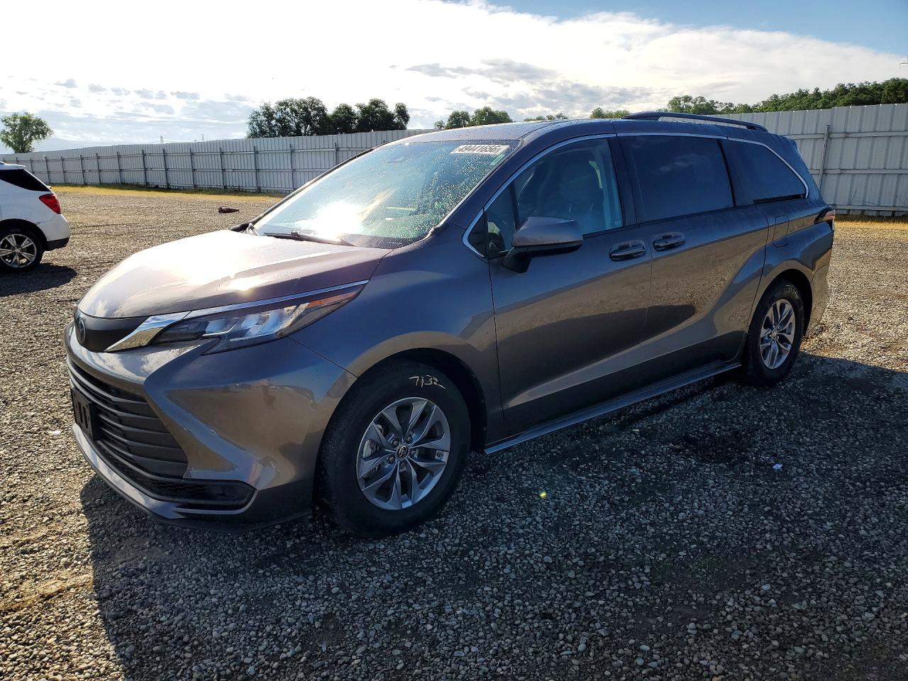 2022 TOYOTA SIENNA