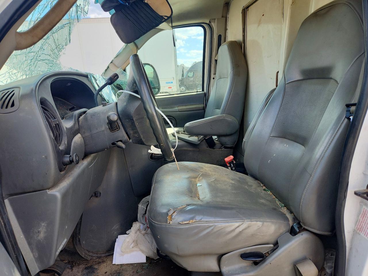 2004 FORD ECONOLINE