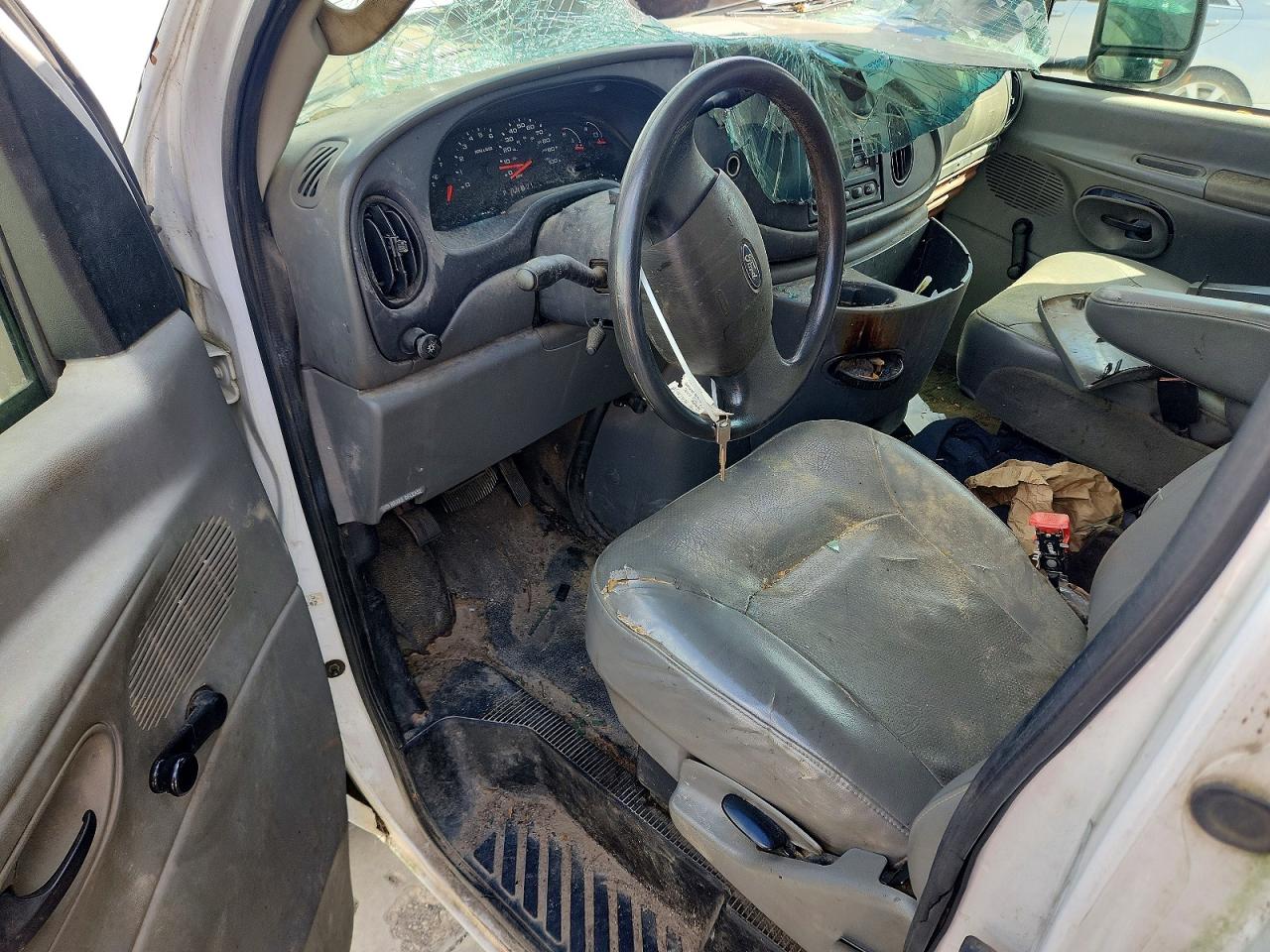 2004 FORD ECONOLINE